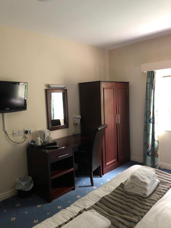 Stafford South Hatherton Hotel Penkridge Extérieur photo
