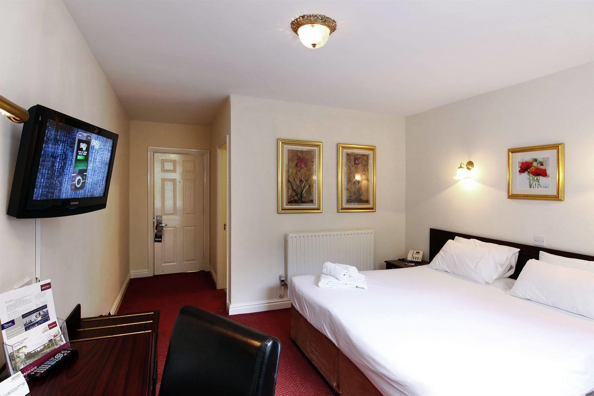 Stafford South Hatherton Hotel Penkridge Extérieur photo