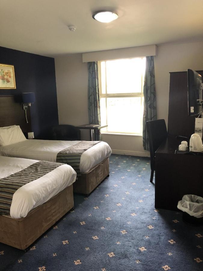 Stafford South Hatherton Hotel Penkridge Extérieur photo